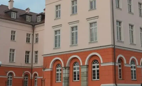 Jedyny Orlik w gminie Grodków zamknięty przez większość dnia – mieszkańcy pytają dlaczego