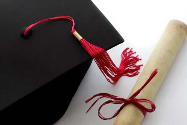 Wakacyjna promocja na studiach – zaoszczędź nawet 1000 zł