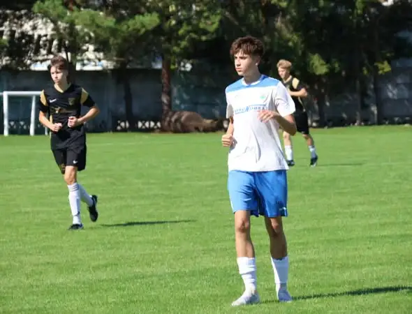 Juniorzy Olimpii Lewin Brzeski rozpoczęli zmagania w 1. Lidze Juniora Młodszego