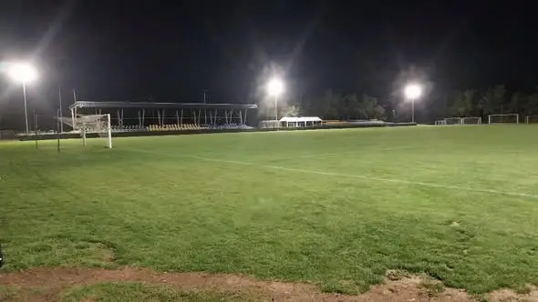 Olimpia Lewin Brzeski z nowym oświetleniem na stadionie