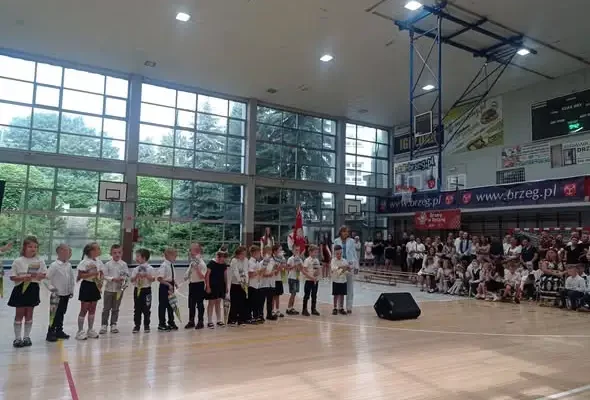 Uroczyste rozpoczęcie roku szkolnego w PSP nr 5 w Brzegu
