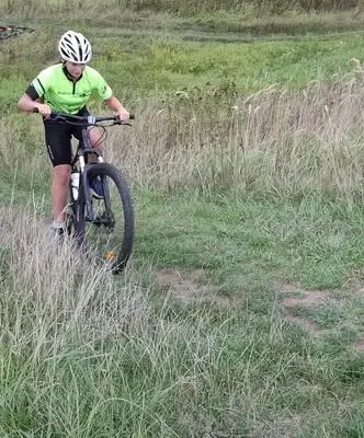 Trening podziału na grupy: podjazdy i technika MTB w lesie