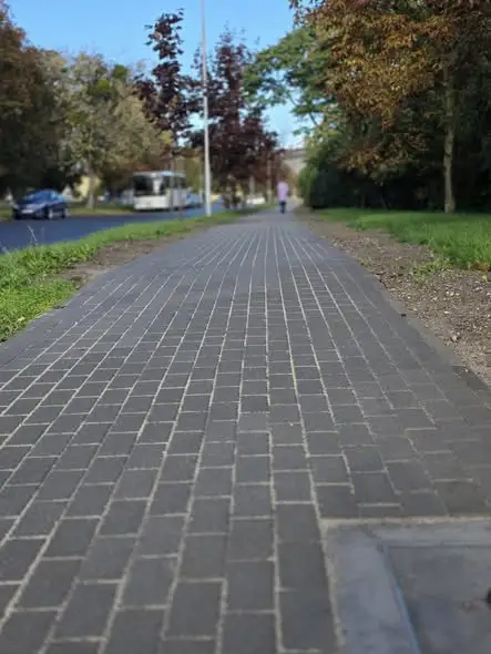 Nowy chodnik przy ul. Fabrycznej w Brzegu — zakończono inwestycję