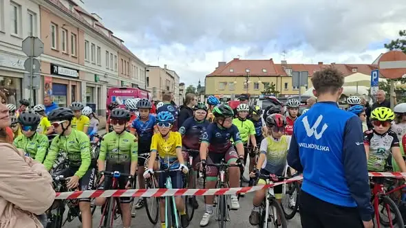 Udział zawodniczki LKS Olimp Skarbimierz w Ogólnopolskim Kryterium Kolarskim w Wieluniu