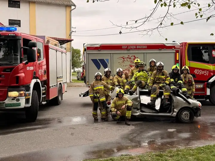 Wspólne ćwiczenia OSP Lewin Brzeski i OSP Łosiów z ratownictwa technicznego
