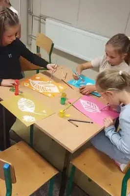 Jesień zawitała do świetlicy w Brzegu – kreatywne powitanie nowej pory roku