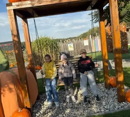 Uczniowie z Brzegu na wycieczce w Rodzinnym Parku Rozrywki O!pole w Lipowej