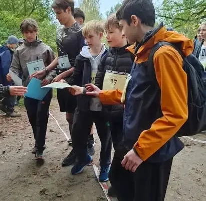 Matematyczny Marsz na Orientację: sukces uczniów PSP1 Brzeg w Rakowie