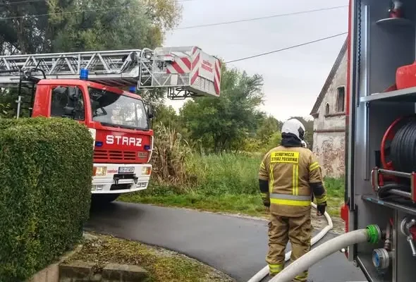 Pożar pustostanu w Lubszy — akcja strażaków z OSP i JRG Brzeg