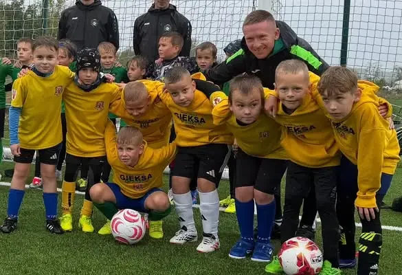 Młodzi piłkarze GKS Grodków zagrali w turnieju w Skarbimierzu
