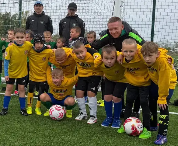 Młodzi piłkarze GKS Grodków zagrali w turnieju w Skarbimierzu