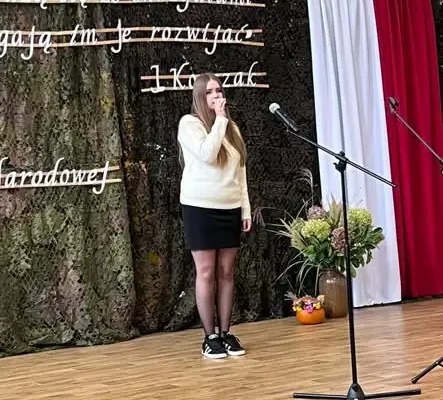 Dzień Edukacji Narodowej w brzeskim Ekonomiku – podziękowania i występy uczniów