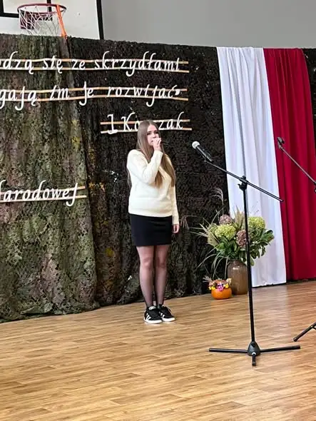 Dzień Edukacji Narodowej w brzeskim Ekonomiku – podziękowania i występy uczniów