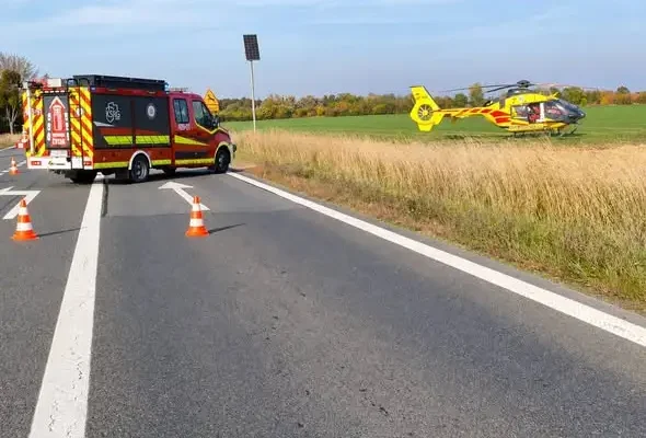 Zderzenie dwóch aut na DK 39 w Zielęcicach — akcja służb