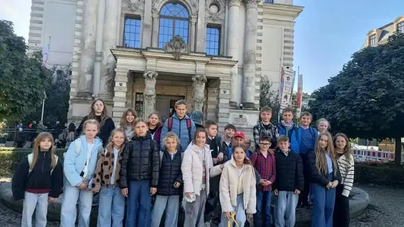Klasy 4 z wizytą w Teatrze Lalek we Wrocławiu – „Pinokio” w nowej odsłonie