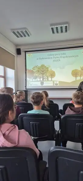 Jesień wszystkimi zmysłami – wyjątkowa lekcja przyrody w Stobrawskim Parku Krajobrazowym