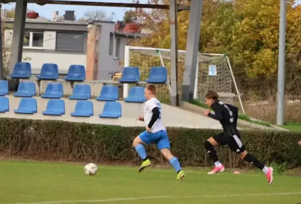 Juniorzy Olimpii Lewin Brzeski przegrywają z Pomologią Prószków 0:1
