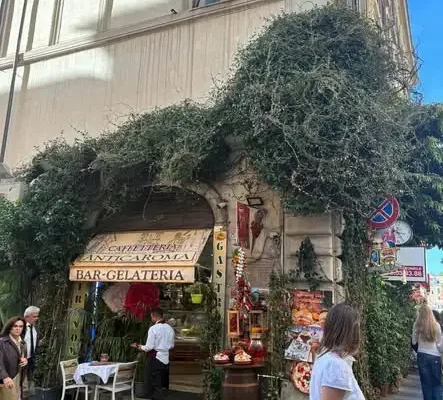 Uczniowie z Jastkowa zwiedzają Włochy – od Bari przez Alberobello po Rzym