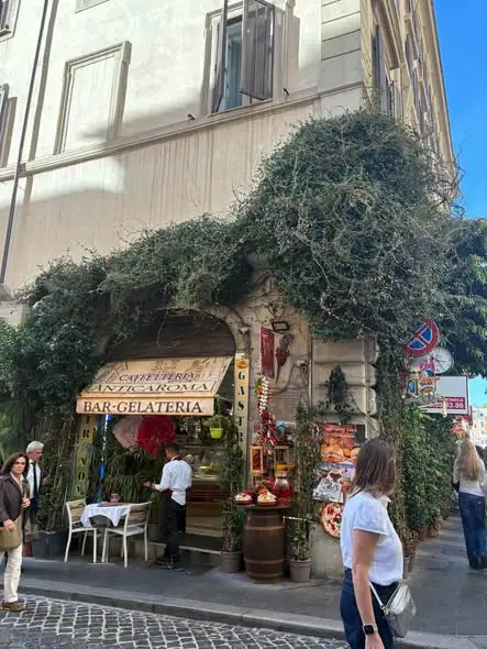 Uczniowie z Jastkowa zwiedzają Włochy – od Bari przez Alberobello po Rzym